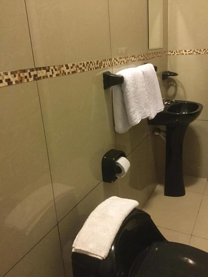 Tariri Hotel Pucallpa Esterno foto